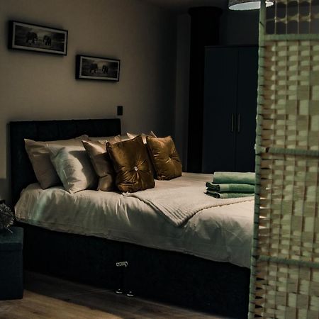 Bv Cosy Basement Apartment At Conditioning House Bradford  Dış mekan fotoğraf