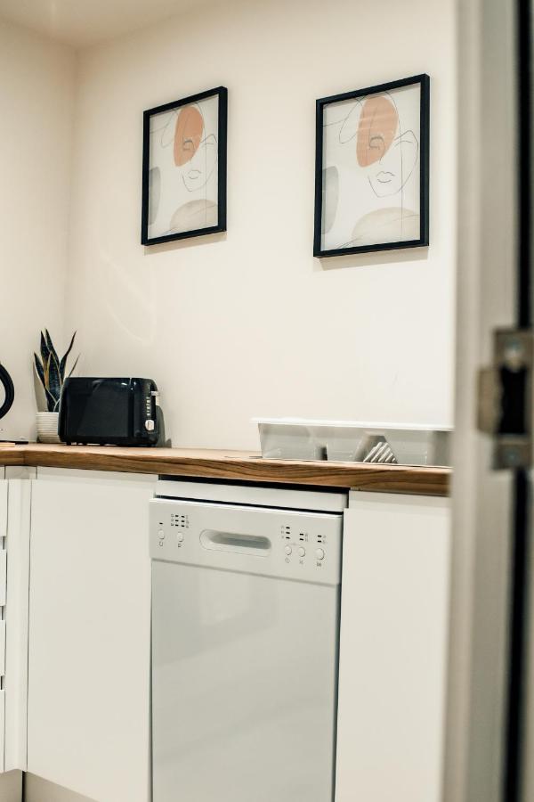 Bv Cosy Basement Apartment At Conditioning House Bradford  Dış mekan fotoğraf