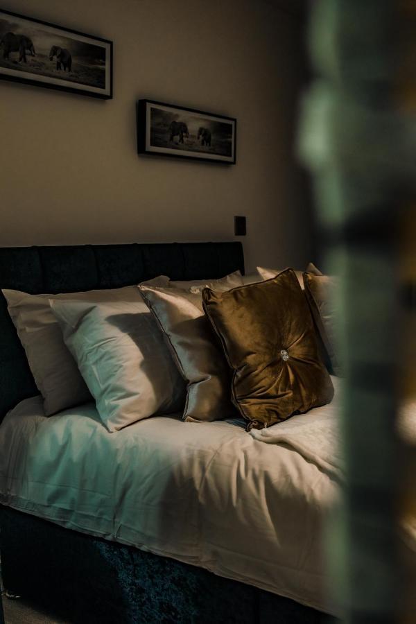 Bv Cosy Basement Apartment At Conditioning House Bradford  Dış mekan fotoğraf