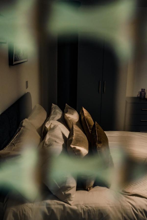 Bv Cosy Basement Apartment At Conditioning House Bradford  Dış mekan fotoğraf